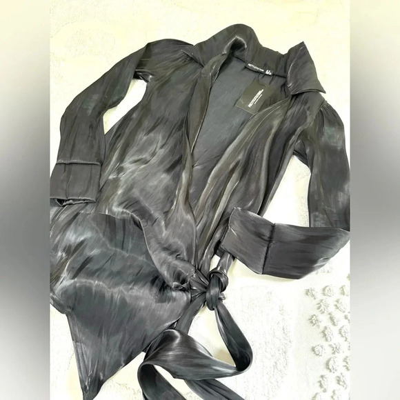 Pretty Little Thing Wrap Top - Picture 3 of 3